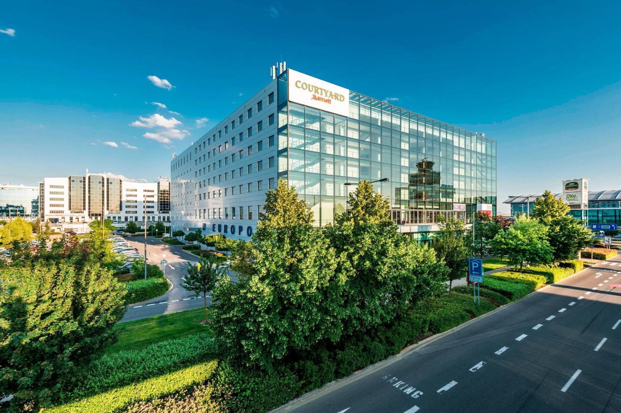 Courtyard By Marriott Prague Airport — Photos 1